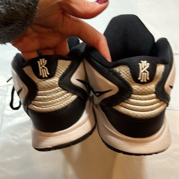 Nike Kyrie Infinity Panda Men's Size 6 Black White Sneaker DO9616-100 high tops - Picture 6 of 12